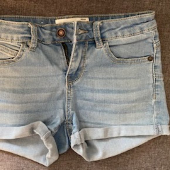 Ardene Shortie jean shorts - Picture 2 of 3